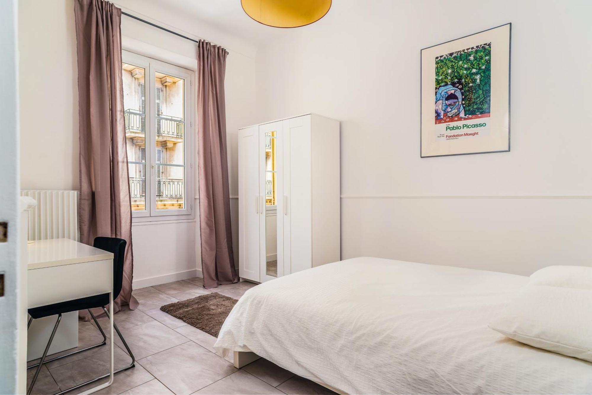 ניס Modern 2-Bedroom City Center Apartment מראה חיצוני תמונה